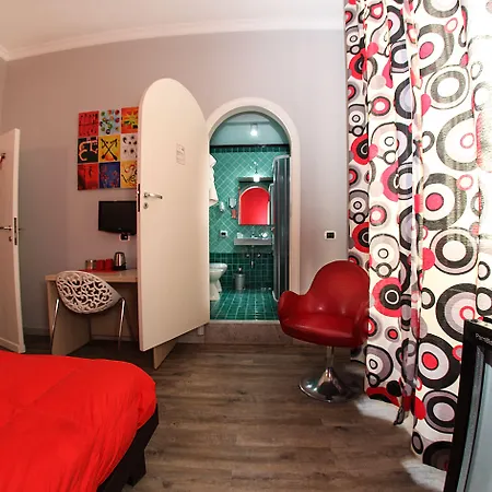 H Boutique 3*