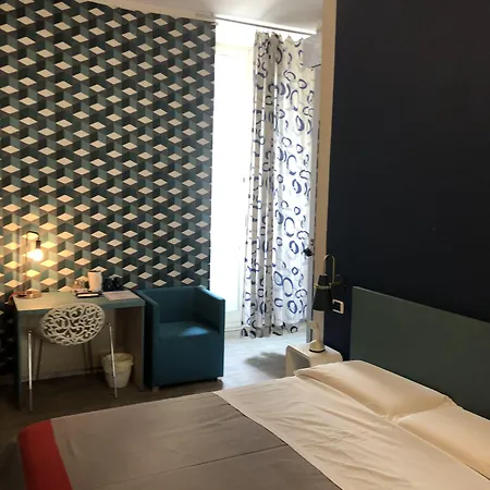 H Boutique 3* Naples