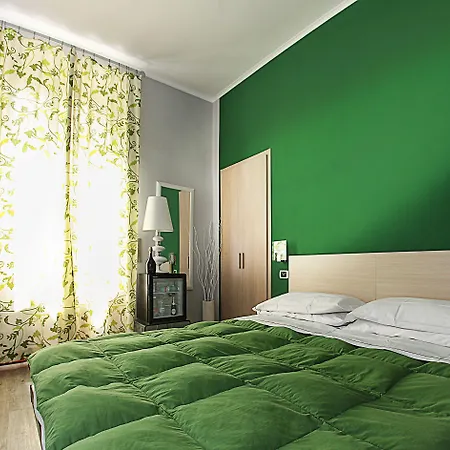 H Boutique נאפולי