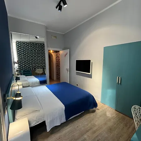H Boutique 3* Νάπολη