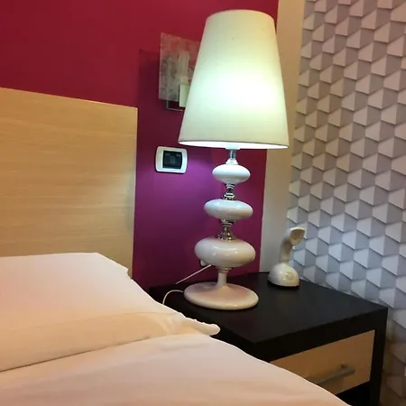 H Boutique 3*
